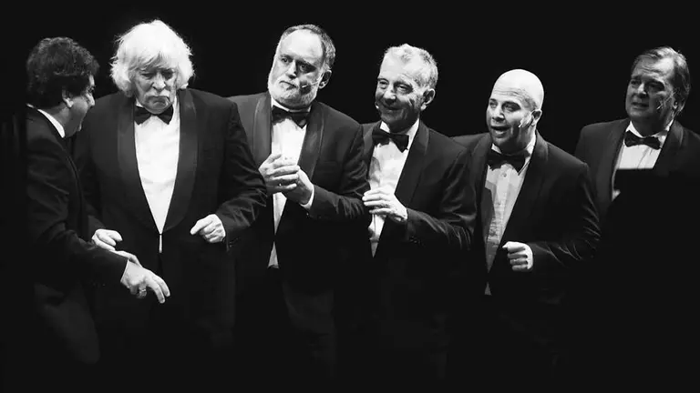 El elenco de Les Luthiers en escena. Foto tomada por Brian Guardia publicada en Facebook Les Luthiers