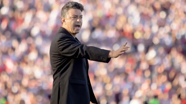 Fotografía de archivo en la que se registró al entrenador argentino de fútbol Marcelo Gallardo, en Mendoza (Argentina). EFE