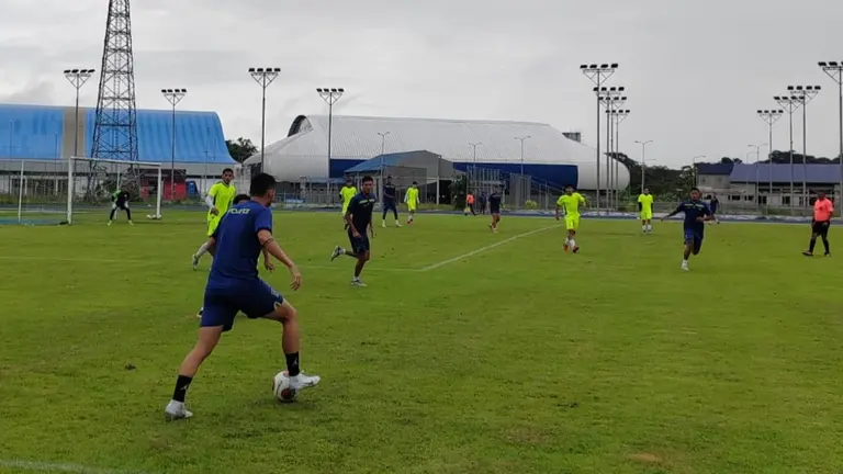 El plantel de Palmaflor ensaya de cara a la temporada 2023. PRENSA PALMAFLOR