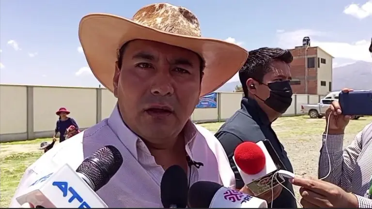 El presidente de la Asociaci&oacute;n de Municipios de Santa Cruz (Amdecruz), Hediberto Cuellar,  en contacto con los medios de comunicaci&oacute;n. RRSS