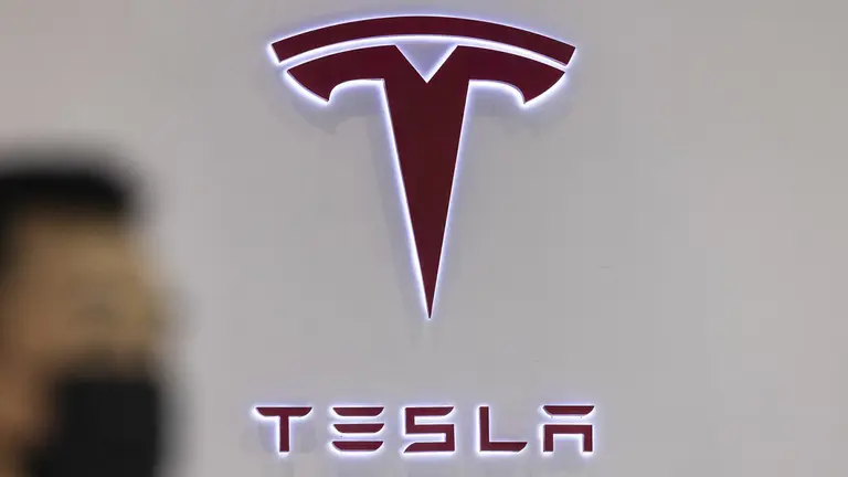 Sobre Tesla. EFE