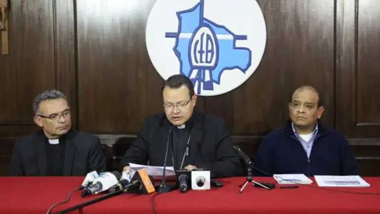 Sobre la iglesia y la educaci&oacute;n. TOMADA DE ERBOL