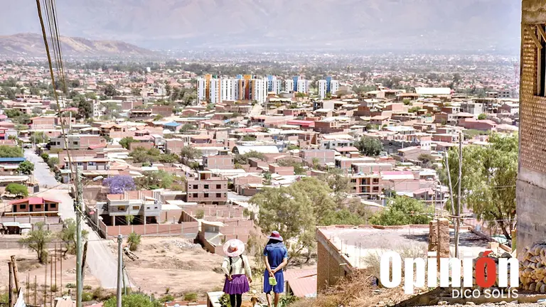 Vista general de barrios de la zona sur de la ciudad de Cochabamba. DICO SOL&Iacute;S