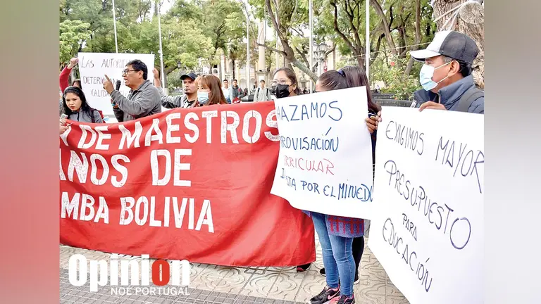 La protesta de maestros urbanos en Cochabamba, este 18 de enero. NO&Eacute; PORTUGAL