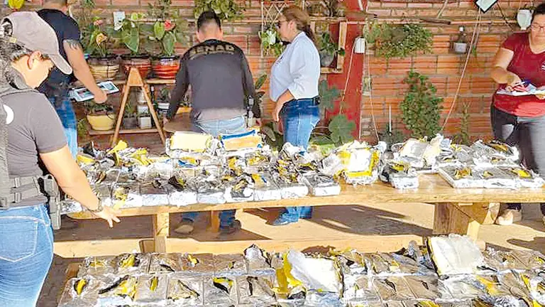 Los &uacute;ltimos paquetes de coca&iacute;na incautados en Paraguay. SENAP, TOMADA DE EL DEBER
