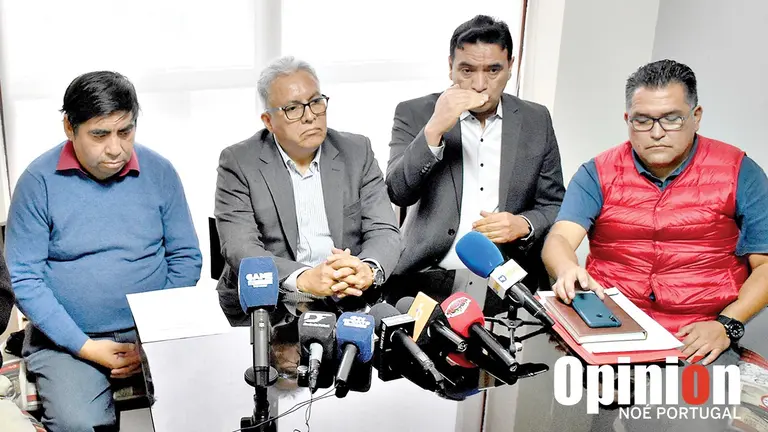 El Tribunal de Honor de Wilstermann brinda una conferencia de prensa. NO&Eacute; PORTUGAL