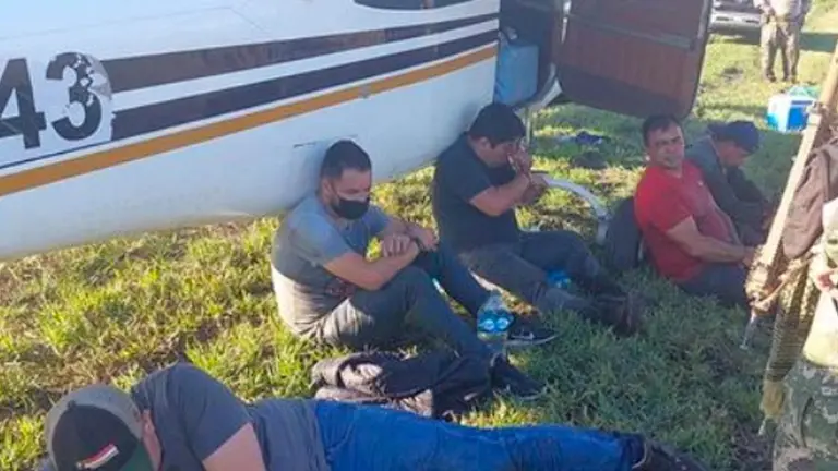 Bolivianos  vinculados a narcoavioneta van a prisión. URGENTE.BO