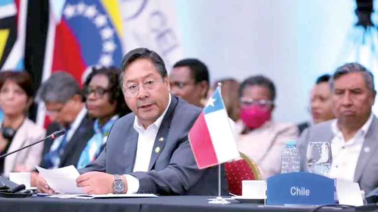 El presidente Luis Arce durante su intervenci&oacute;n en la VII cumbre de la Comunidad de Estados Latinoamericanos y Caribe&ntilde;os. COMUNICACI&Oacute;N PRESIDENCIAL