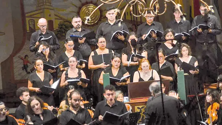 M&uacute;sicos que participaron en el Festival de M&uacute;sica 
&ldquo;Misiones de Chiquitos&rdquo;. SOUZAINFANTAS