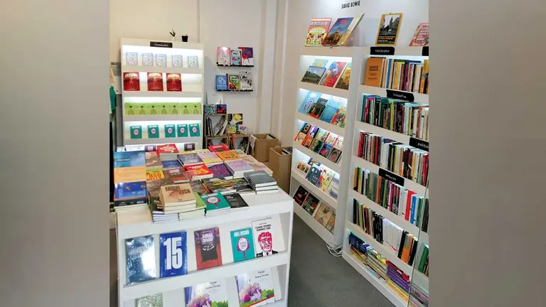 Textos expuestos en la sede de la librer&iacute;a El Cuervo. CORTES&Iacute;A