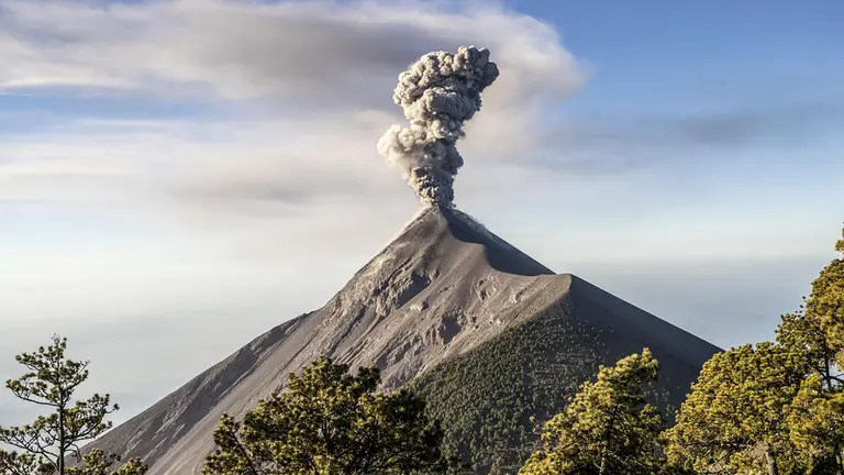 Sobre volc&aacute;n. EFE