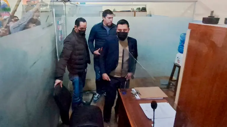 Abogados de Luis Fernando Camacho en la FELCV./ Foto: Erbol