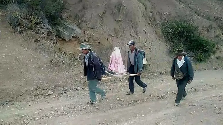 Pobladores de Independencia, en el municipio cochabambino de Ayopaya peregrinan con la Virgen de Concepci&oacute;n, pidiendo agua. AYOPAYAMANTA JAMUNI
