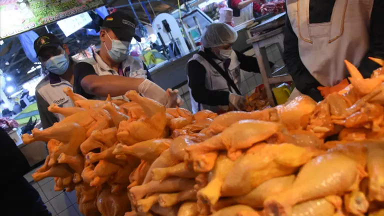 Operativos de control de la carne de pollo realizados en el mercado Calatayud. DICO SOL&Iacute;S