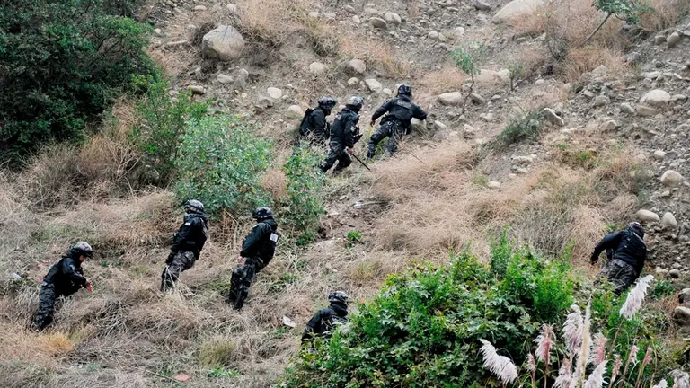 Polic&iacute;as realizan operaciones de investigaci&oacute;n en La Paz. APG