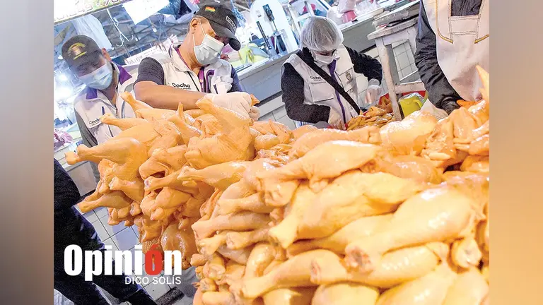 Fotograf&iacute;a referencial de la venta de carne de pollo. DICO SOL&Iacute;S