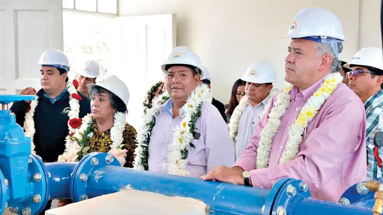 Entrega de la planta de tratamiento de agua potable en el Parque Industrial Santiv&aacute;&ntilde;ez. GADC