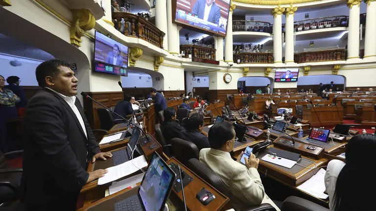 Sobre Per&uacute;. EFE