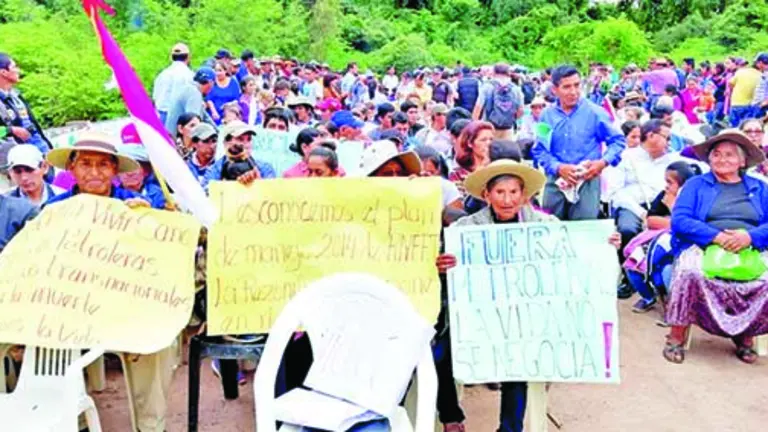 Imagen referencial sobre la resistencia de los comunarios de Tariqu&iacute;a. ARCHIVO
