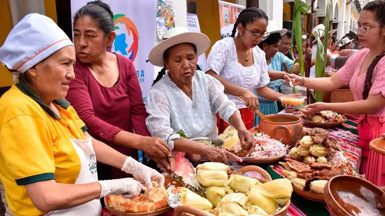 Imagen referencial al lanzamiento de la Feria de la Jak&acute;alawa. No&eacute; Portugal