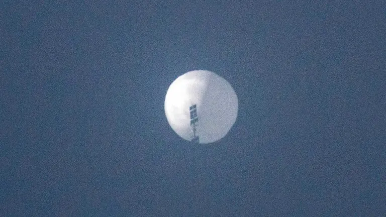 Una vista del globo chino en el cielo. RRSS
