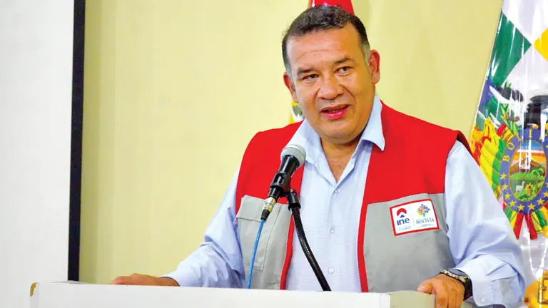 El director ejecutivo del INE, Humberto Arandia, en conferencia de prensa. INE
