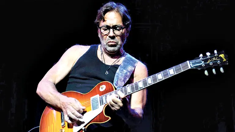 El jazzista estadounidense Al Di Meola durante una presentaci&oacute;n. AGENCIAS