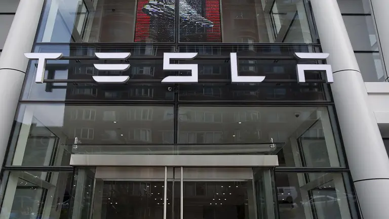 Sobre Tesla. EFE