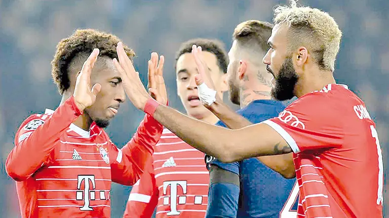 Coman se disculp&oacute; con la afici&oacute;n del PSG y Choupo Moting lo felicita por la 
conquista. LAPRENSA.HN