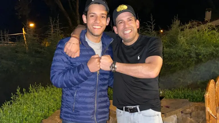 Luis Fernando Camacho (i) junto a su hijo mayor, Luis Fernando Camacho Parada. FACEBOOK