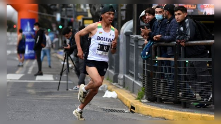 El fondista orure&ntilde;o H&eacute;ctor Garibay. RKC
