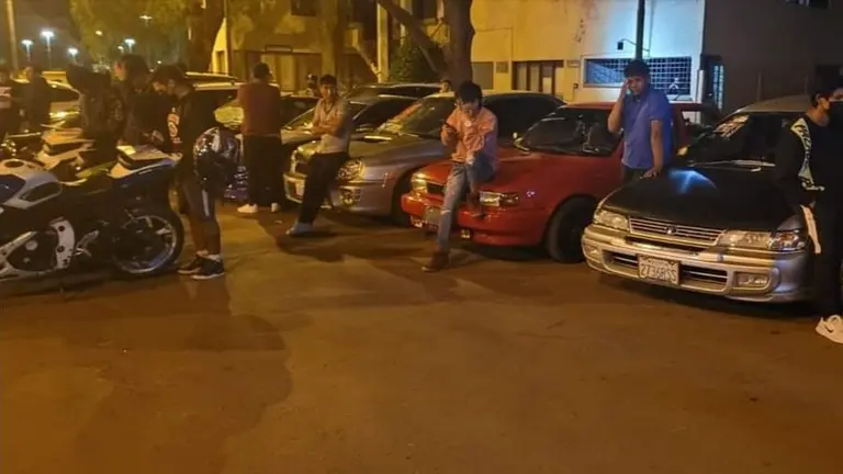 Foto referencial de corredores de "cuartos de milla", en Cochabamba. RRSS