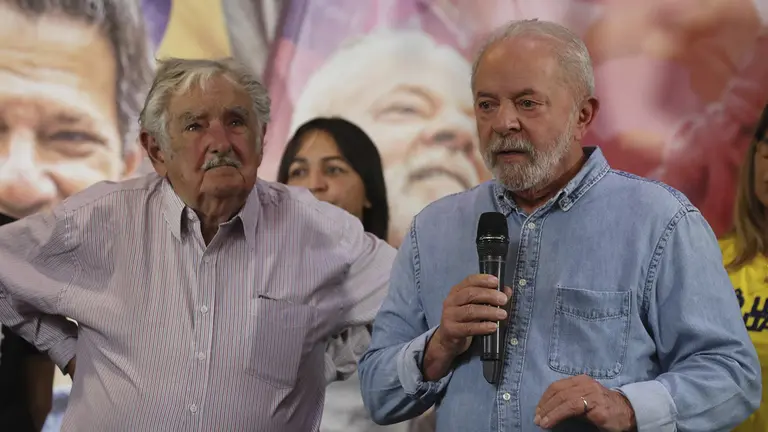Sobre Lula y Mujica. EFE