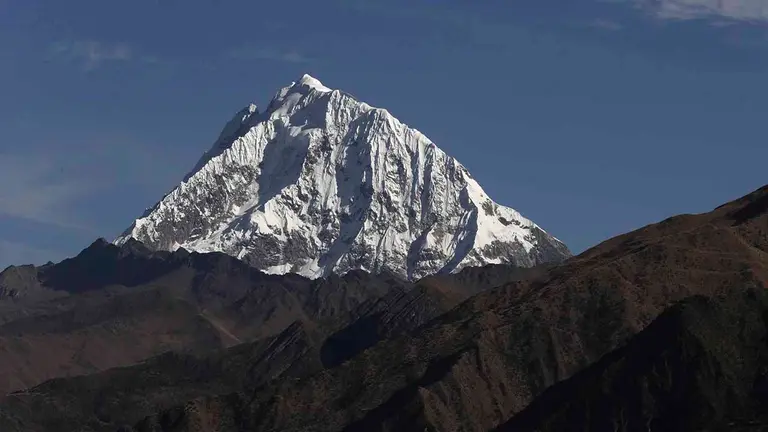 Fotograf&iacute;a de archivo del nevado Salcantay en la Cordillera Vilcabamba, en el departamento de Cusco (Per&uacute;). EFE