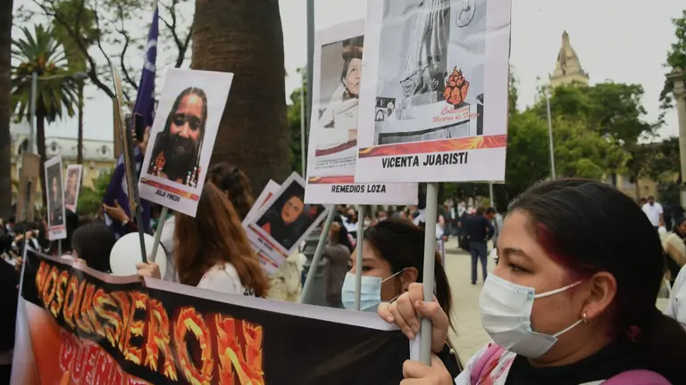 Ciudadanos marchan en demanda de igualdad y cese de violencia contra la mujer en Cochabamba. NO&Eacute; PORTUGAL