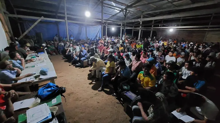 Los gobernadores de Beni, Alejandro Unzueta, y Cochabamba, Humberto S&aacute;nchez, participan de un encuentro con caciques y corregidores de 72 comunidades del Tipnis. GOBERNACI&Oacute;N DE COCHABAMBA
