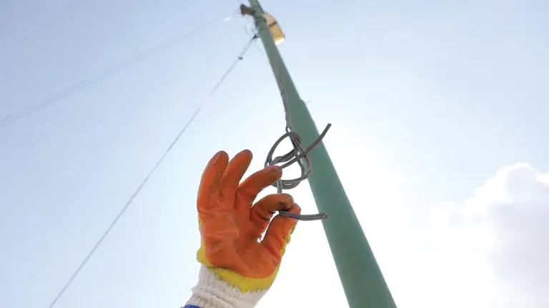 Inspección a cables en plazas y parques de Valle Hermoso.       ALCALDÍA DE COCHABAMBA