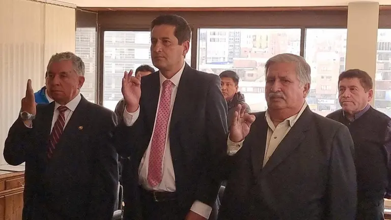 Posesi&oacute;n nuevo directorio. FEBAD