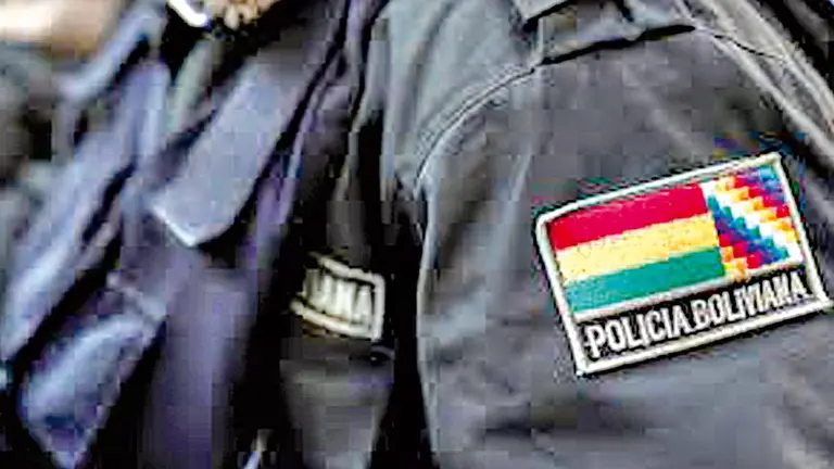 Fotografía ilustrativa de  un efectivo policial. ARCHIVO