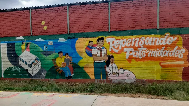 Mural pintado por el artista Diego Vilar, en Cerro Verde. CORTES&Iacute;A