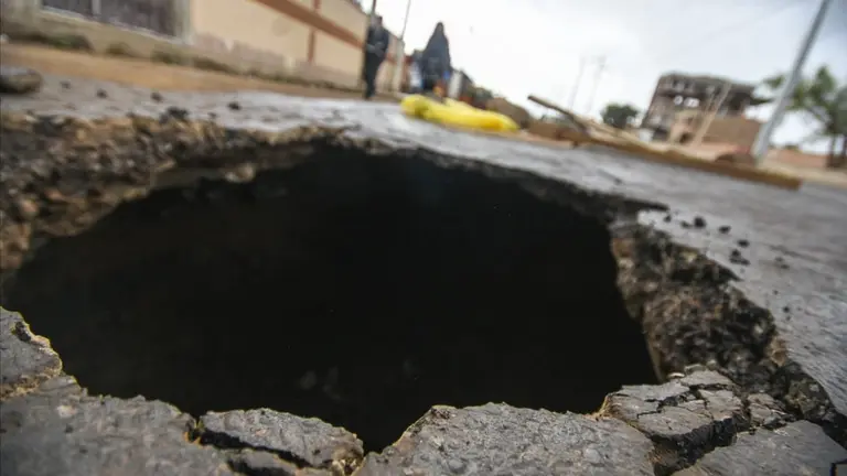 As&iacute; luce el hueco, ubicado en la avenida Arqu&iacute;medes,  DICO SOL&Iacute;S