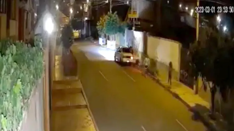 Cámaras captan el presunto intento de secuestro en Pacata, Cochabamba./ FACEBOOK