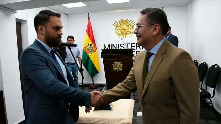 Jhonny Aguilera posesionado como nuevo Viceministro de R&eacute;gimen Interior y Polic&iacute;a. APG