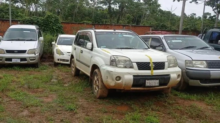 Veh&iacute;culos secuestrados en Cobija./ TOMADA DE ABI