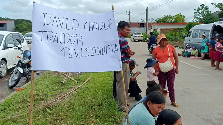 La vigilia contra Choquehuanca en Chimoré./ KAWSACHUN COCA.