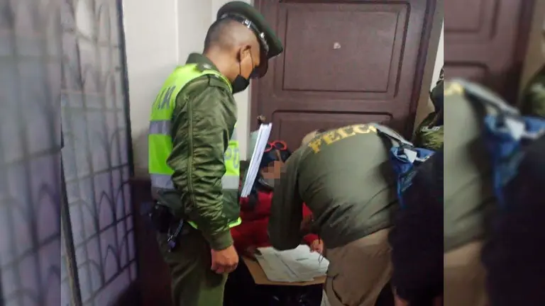 Aprehenden a mujer que tramitaba vidrios polarizados con documentos falsos