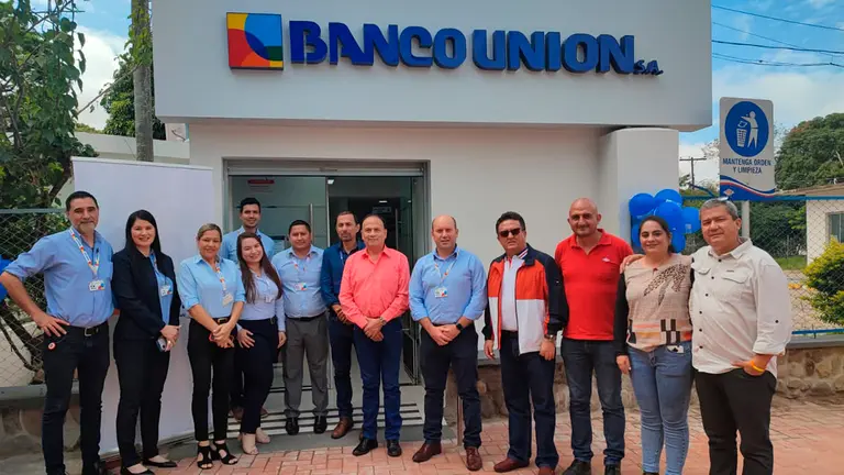 Banco Uni&oacute;n ampl&iacute;a su cobertura en Santa Cruz en Urbanizaci&oacute;n Colinas del Urub&oacute; S1./ BANCO UNI&Oacute;N