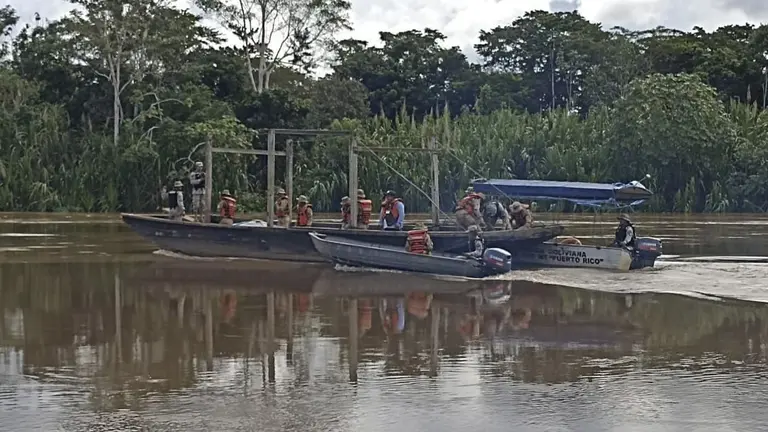 Rescatan a 19 personas de una comunidad de Pando ante la crecida del rio Tahuamanu.