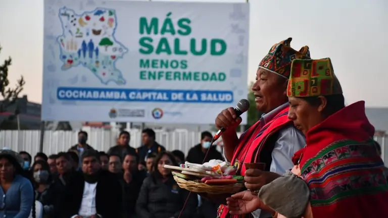 Q'oa en agradecimiento por la conclusi&oacute;n de tr&aacute;mite del derecho propietario de predios de la Ciudadela de la Salud. GADC