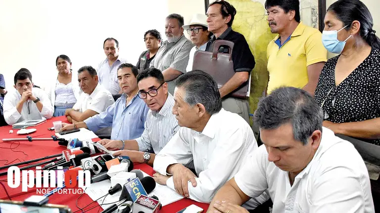 Los representantes agropecuarios de Bolivia, este 12 de abril, en Cochabamba./ NO&Eacute; PORTUGAL